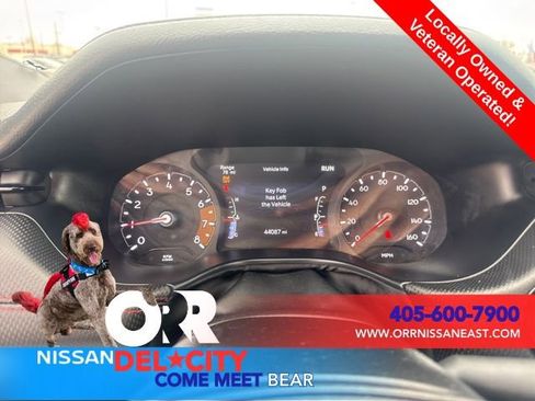 Used 2025 Jeep Compass Trailhawk AWD/4WD image 21