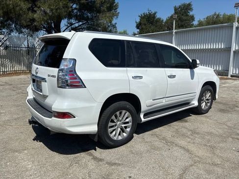 Used 2016 Lexus GX 460 w/ Premium Package AWD/4WD image 3