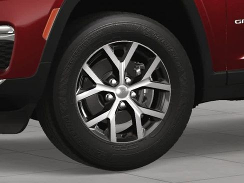 New 2025 Jeep Grand Cherokee Limited image 11