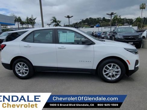 Certified 2023 Chevrolet Equinox LS FWD image 2