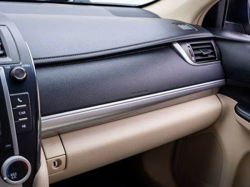 Used 2012 Toyota Camry LE FWD image 25
