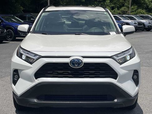 Used 2022 Toyota RAV4 XLE Premium AWD/4WD image 6