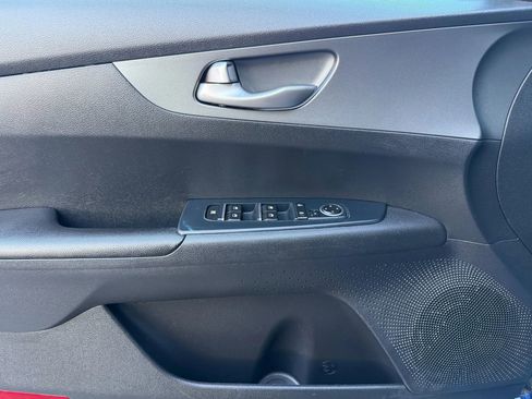 Used 2021 Kia Forte LXS image 9