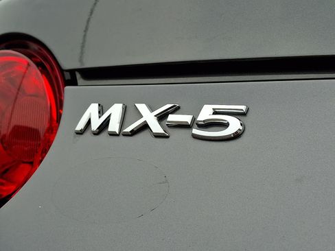 Used 2023 MAZDA MX-5 Miata Grand Touring RWD image 32