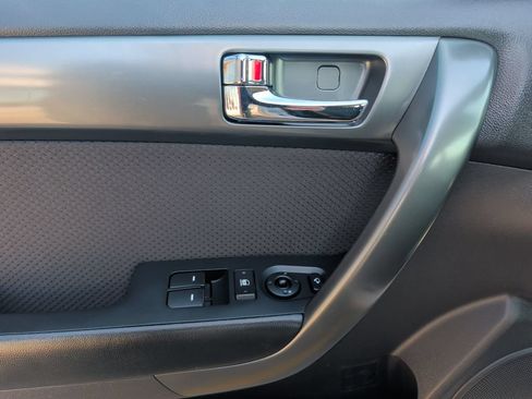 Used 2013 Kia Forte Koup EX FWD image 10