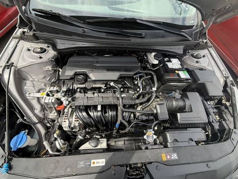 Used 2022 Hyundai Elantra SEL FWD image 32