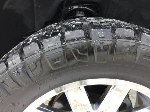 Used 2018 Chevrolet Silverado 1500 LT w/ All Star Edition image 10