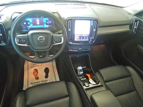 Used 2024 Volvo XC40 B5 Plus w/ Protection Package Premier AWD/4WD image 5