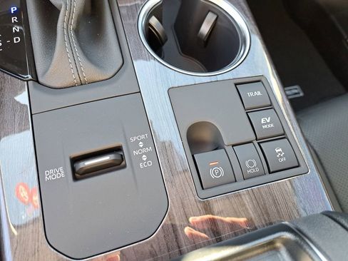 New 2026 Toyota Highlander Platinum image 31