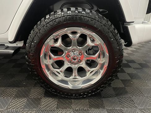 Used 2024 Jeep Wrangler High Altitude AWD/4WD image 16