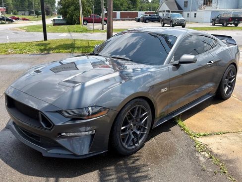 Used 2018 Ford Mustang GT Premium RWD image 9