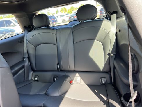 Used 2022 MINI Cooper 2-Door Hardtop image 31