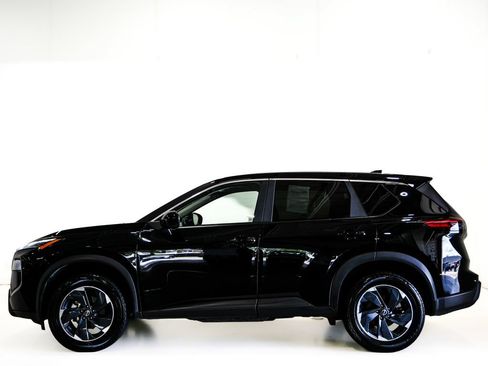 Used 2025 Nissan Rogue SV AWD/4WD image 5