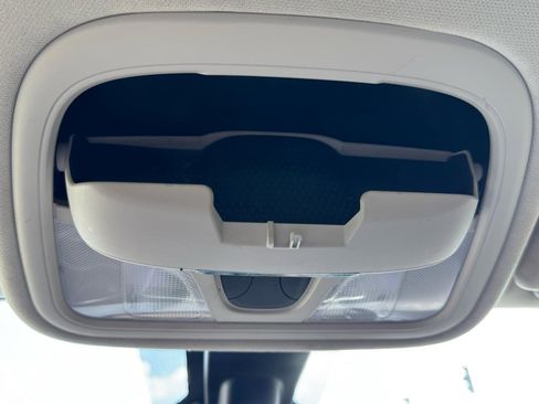 Used 2017 Chrysler 200 Limited Platinum FWD image 50