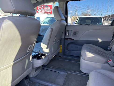 Used 2012 Toyota Sienna Limited image 47