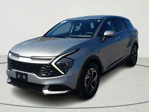 Used 2024 Kia Sportage LX image 3