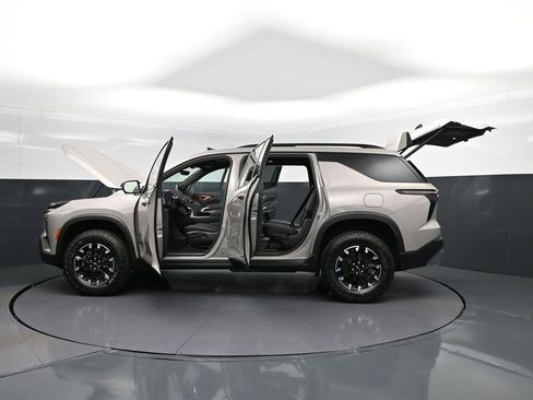 New 2026 Chevrolet Traverse Z71 w/ Enhanced Driving Package AWD/4WD image 48