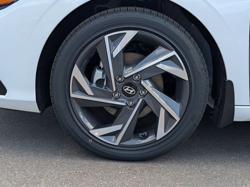 New 2026 Hyundai Elantra Limited FWD image 5