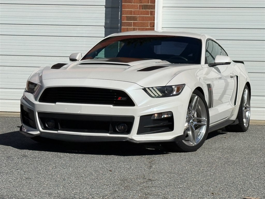 Used 2017 Ford Mustang GT Premium RWD image 10