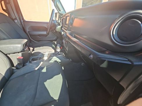 Used 2022 Jeep Wrangler Unlimited Sport AWD/4WD image 32