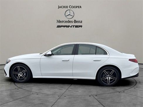 New 2025 Mercedes-Benz E 350 4MATIC Sedan image 2