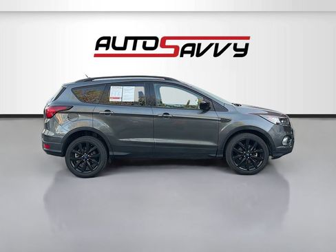Used 2019 Ford Escape SE FWD image 8