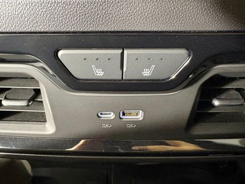 Used 2025 Chevrolet Silverado 1500 ZR2 w/ Technology Package image 43