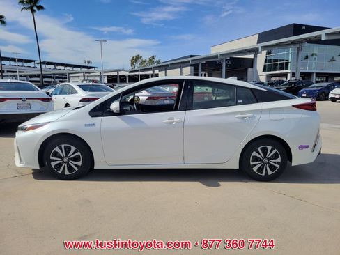 Certified 2019 Toyota Prius Prime Premium image 6