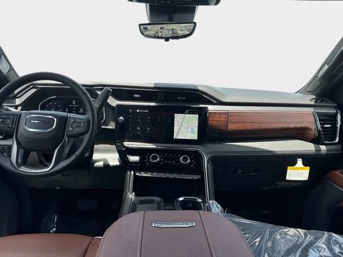 New 2026 GMC Sierra 2500 Denali Ultimate AWD/4WD image 13