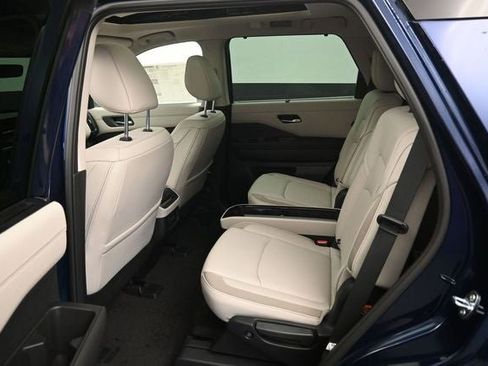 New 2026 Nissan Pathfinder SL w/ SL Premium Package AWD/4WD image 10