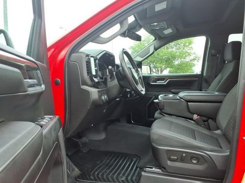 Certified 2022 Chevrolet Silverado 1500 LT w/ Diesel Off-Road Package AWD/4WD image 14