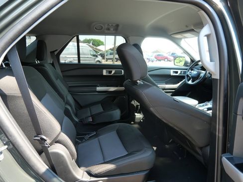 Used 2024 Ford Explorer XLT w/ Class IV Trailer Tow Package AWD/4WD image 12