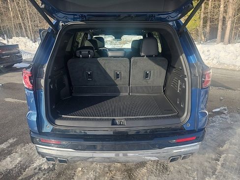 Used 2024 GMC Acadia Denali w/ Super Cruise Package image 22