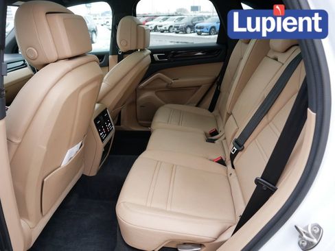 Used 2021 Porsche Cayenne Base image 14