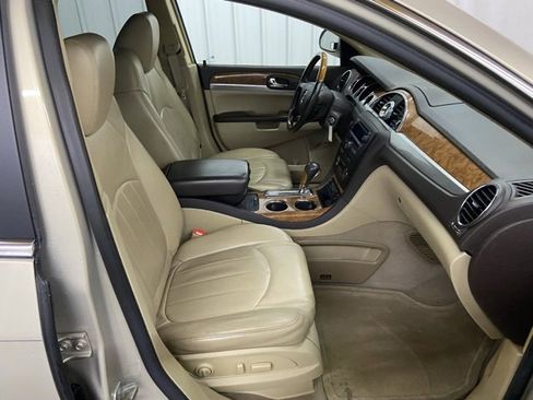 Used 2009 Buick Enclave CXL w/ Entertainment Package #2 image 33