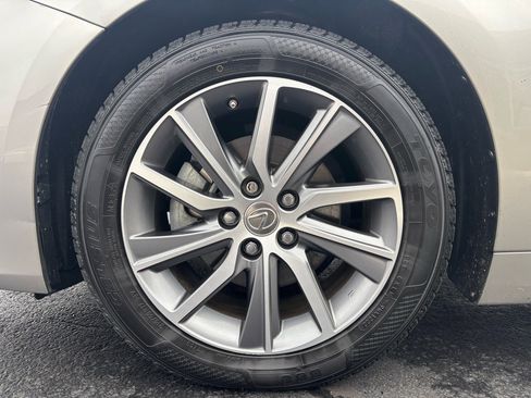 Used 2017 Lexus ES 300h image 37