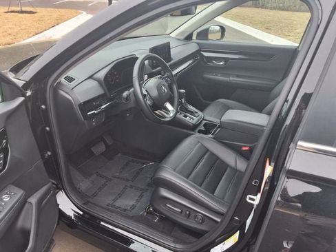 Used 2025 Honda CR-V EX-L image 3