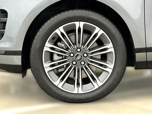 Used 2024 Land Rover Range Rover Evoque Dynamic SE image 11