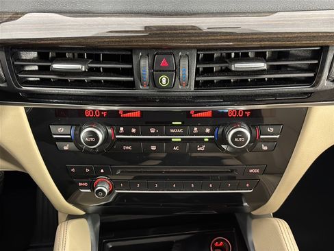 Used 2019 BMW X6 sDrive35i RWD image 22