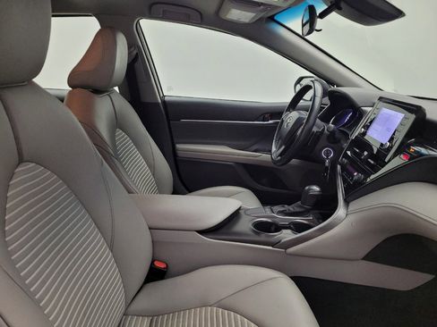 Used 2022 Toyota Camry SE image 21