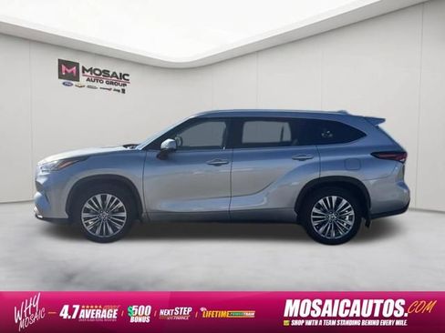 Used 2024 Toyota Highlander Platinum AWD/4WD image 4