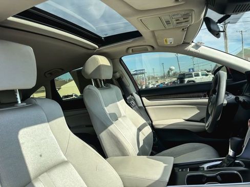 Used 2018 Honda Accord EX image 24