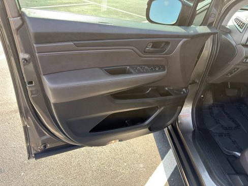 Used 2019 Honda Odyssey EX image 11