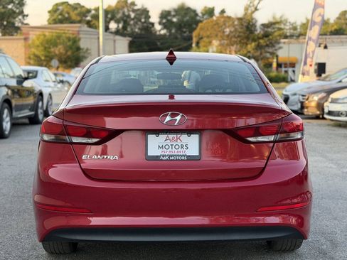 Used 2017 Hyundai Elantra SE FWD image 4
