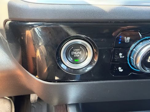 Used 2022 GMC Sierra 1500 SLT w/ SLT Convenience Package AWD/4WD image 20