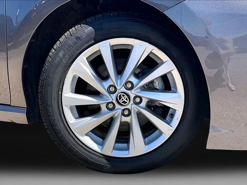 Used 2024 Toyota Camry SE FWD image 9