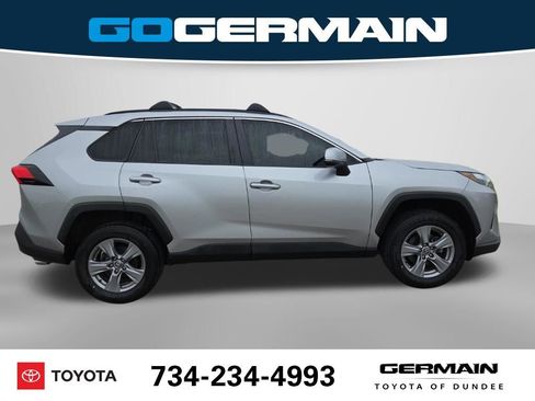 Used 2022 Toyota RAV4 XLE AWD/4WD image 7