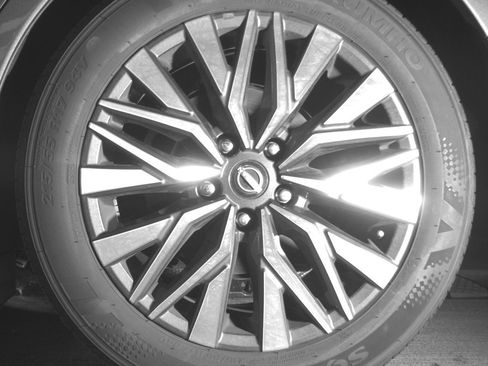 Used 2025 Nissan Altima 2.5 SV FWD image 14