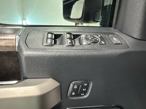 Used 2022 Ford F250 Lariat w/ Black Appearance Package AWD/4WD image 13