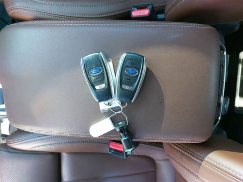 Used 2022 Subaru Ascent Touring image 13